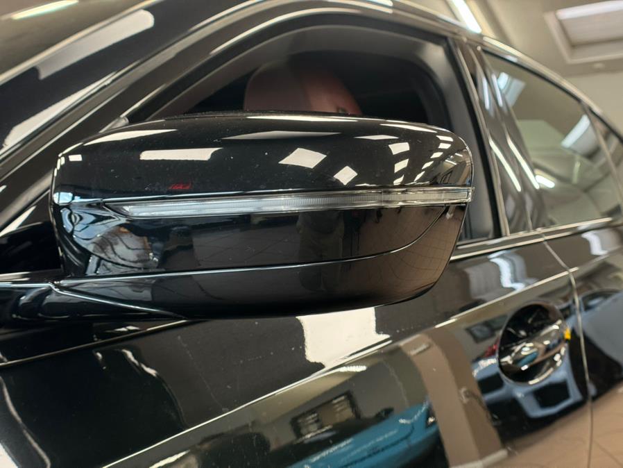2022 BMW 3-Series 330i xDrive Sedan North Americ photo
