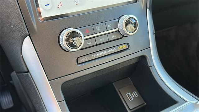 2024 Ford Edge SEL photo