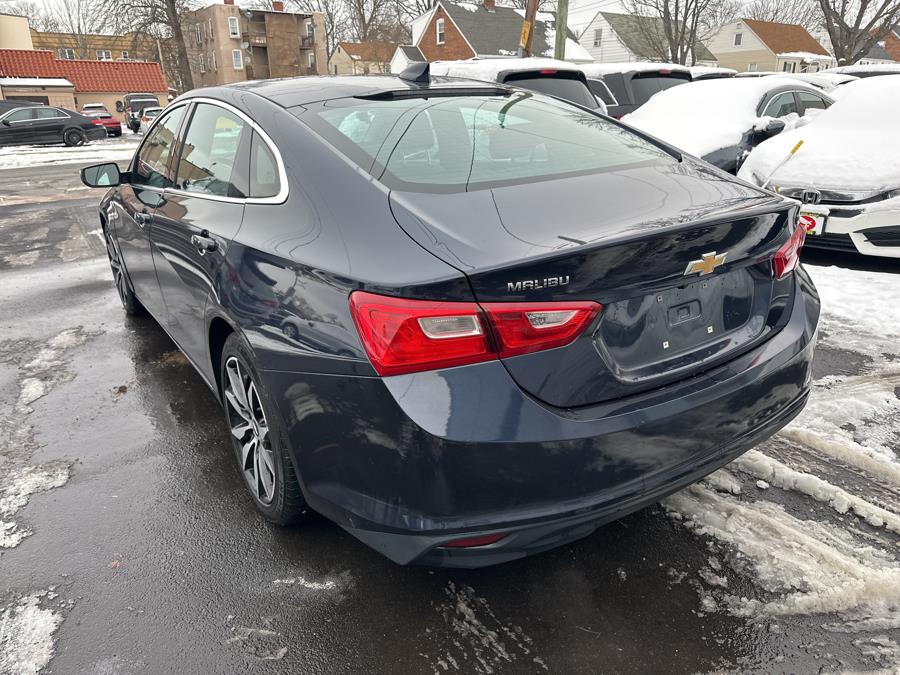 2016 Chevrolet Malibu 4dr Sdn LT w/1LT photo