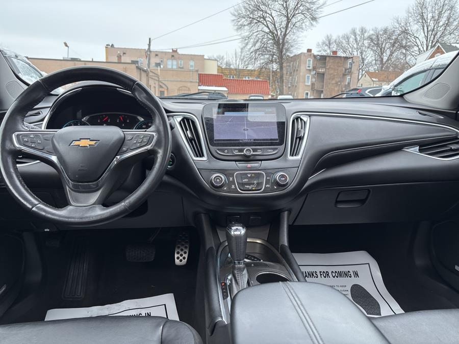 2016 Chevrolet Malibu 4dr Sdn LT w/1LT photo