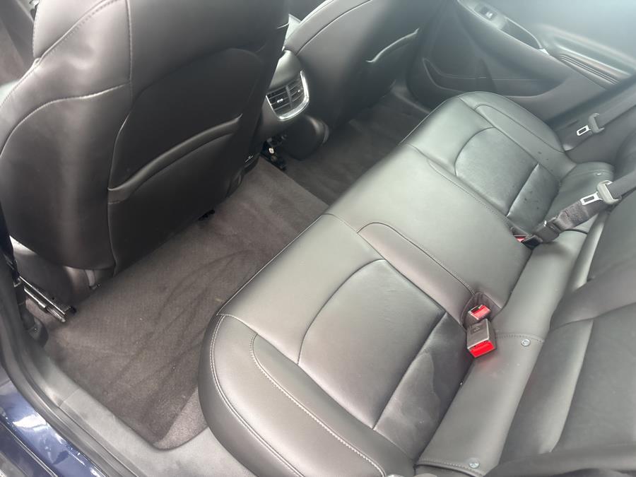 2016 Chevrolet Malibu 4dr Sdn LT w/1LT photo
