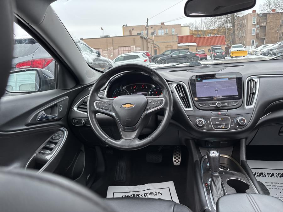 2016 Chevrolet Malibu 4dr Sdn LT w/1LT photo