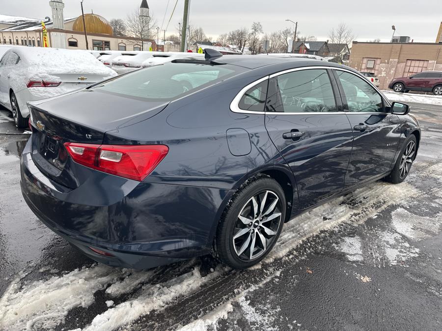2016 Chevrolet Malibu 4dr Sdn LT w/1LT photo