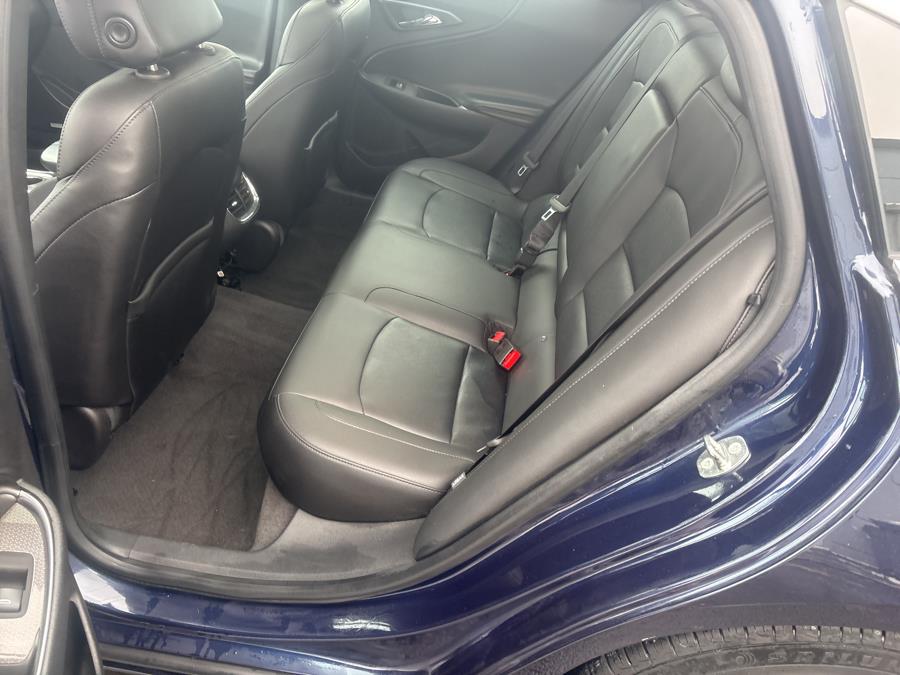 2016 Chevrolet Malibu 4dr Sdn LT w/1LT photo