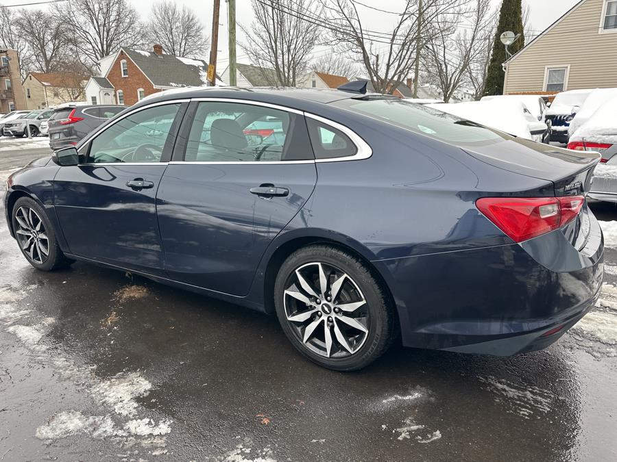 2016 Chevrolet Malibu 4dr Sdn LT w/1LT photo