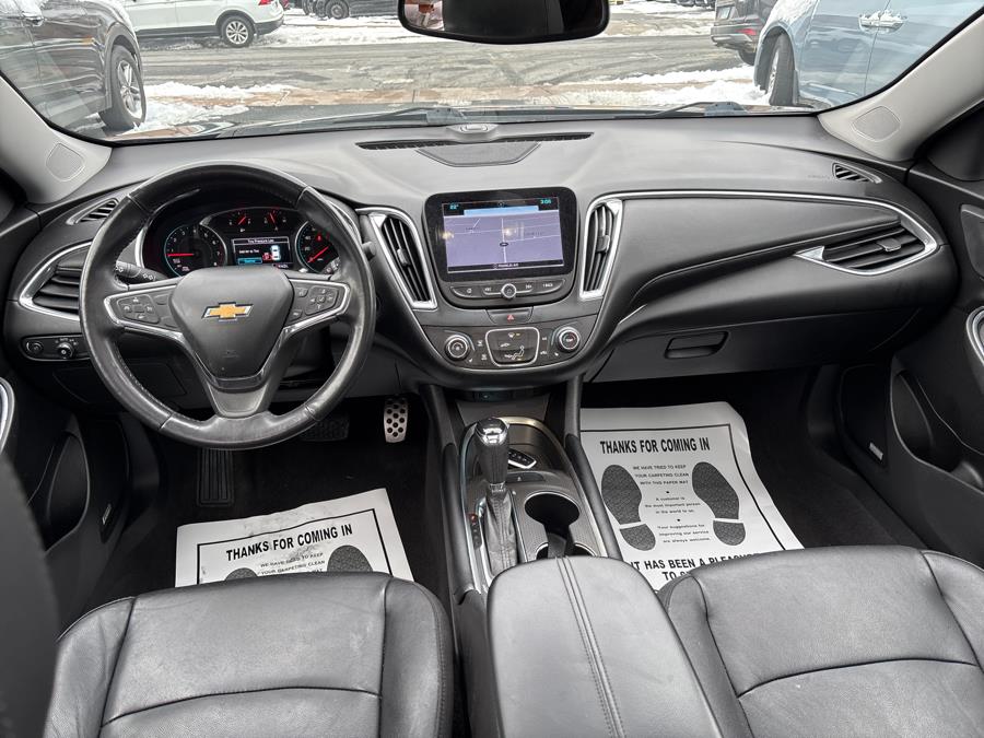 2016 Chevrolet Malibu 4dr Sdn LT w/1LT photo