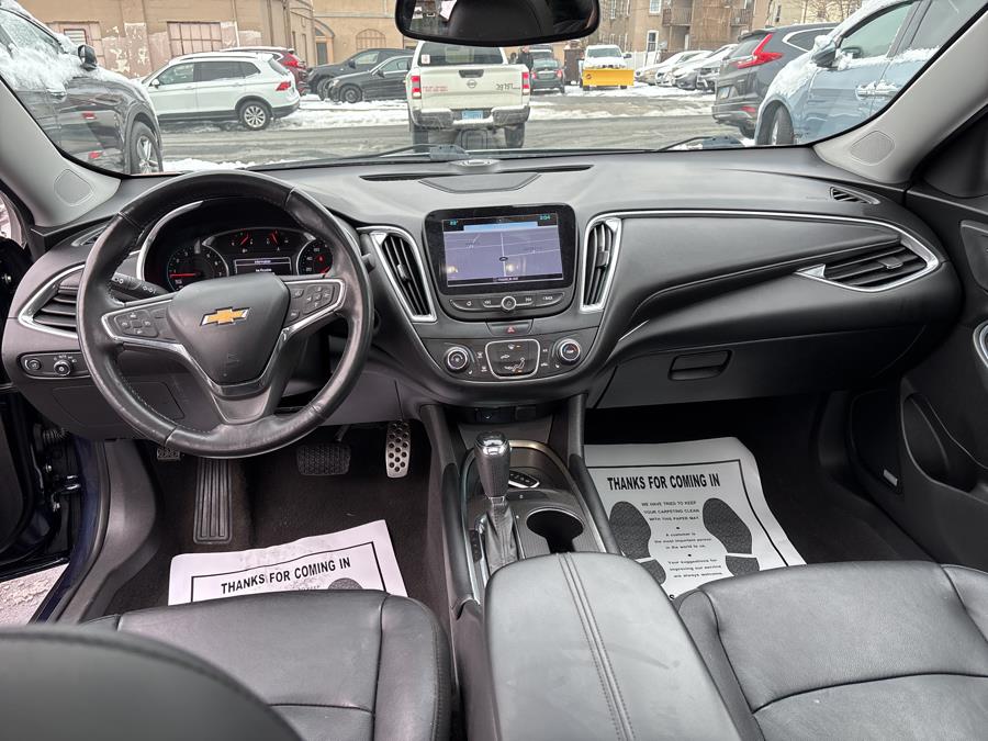 2016 Chevrolet Malibu 4dr Sdn LT w/1LT photo