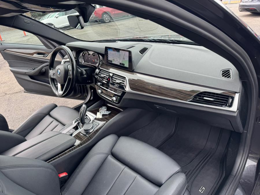 2017 BMW 5-Series 530i xDrive Sedan photo