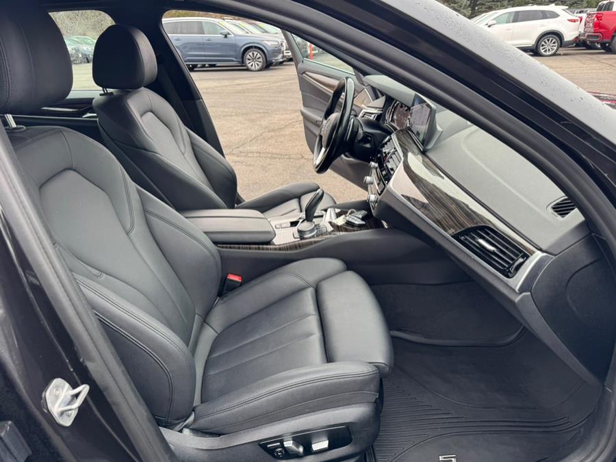 2017 BMW 5-Series 530i xDrive Sedan photo