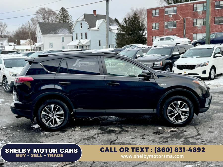2017 Toyota RAV4 Hybrid XLE AWD (Natl) photo