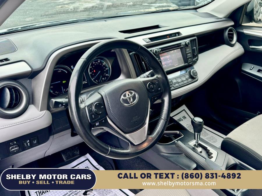 2017 Toyota RAV4 Hybrid XLE AWD (Natl) photo