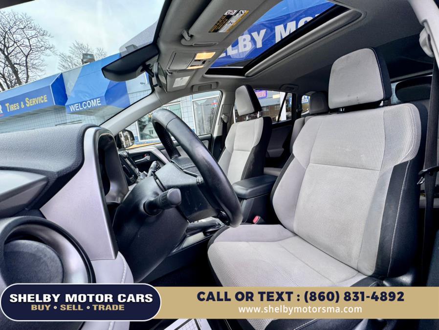 2017 Toyota RAV4 Hybrid XLE AWD (Natl) photo