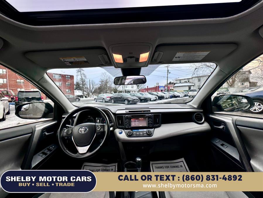 2017 Toyota RAV4 Hybrid XLE AWD (Natl) photo