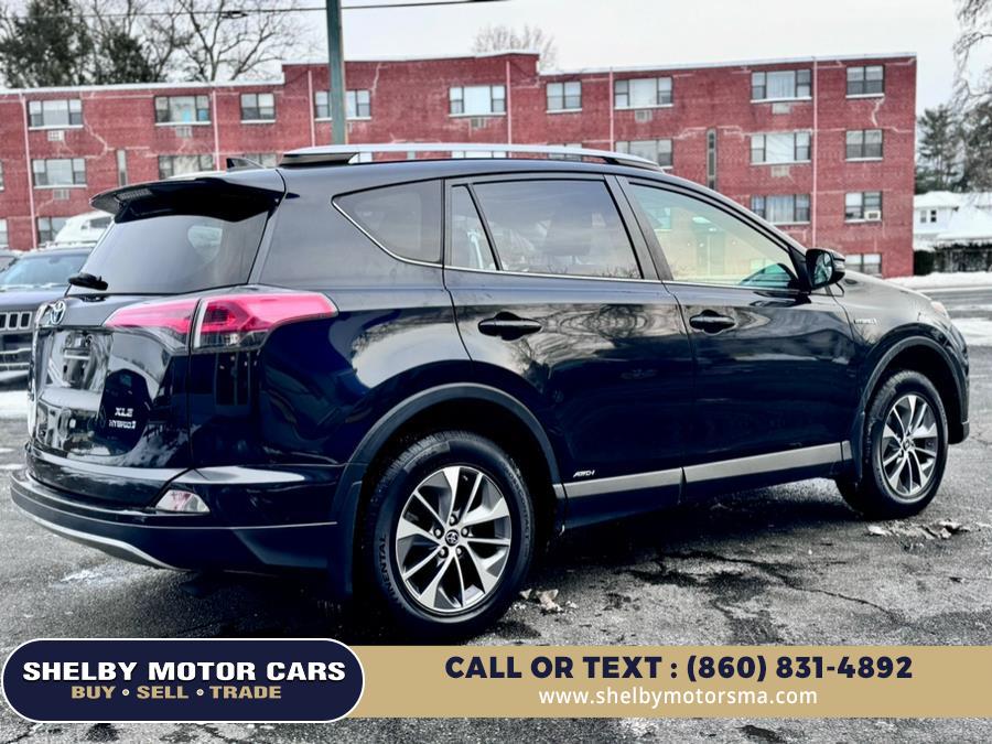 2017 Toyota RAV4 Hybrid XLE AWD (Natl) photo