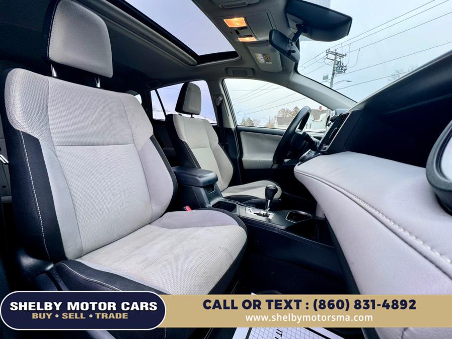 2017 Toyota RAV4 Hybrid XLE AWD (Natl) photo