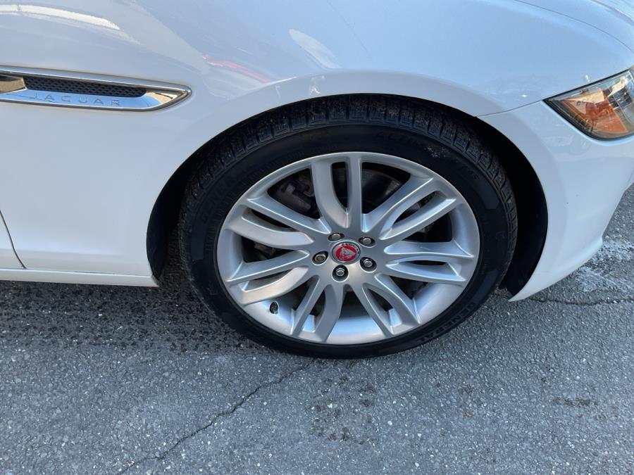 2017 Jaguar XF 35t Prestige AWD photo
