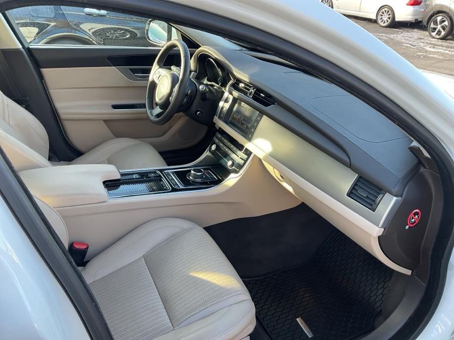 2017 Jaguar XF 35t Prestige AWD photo