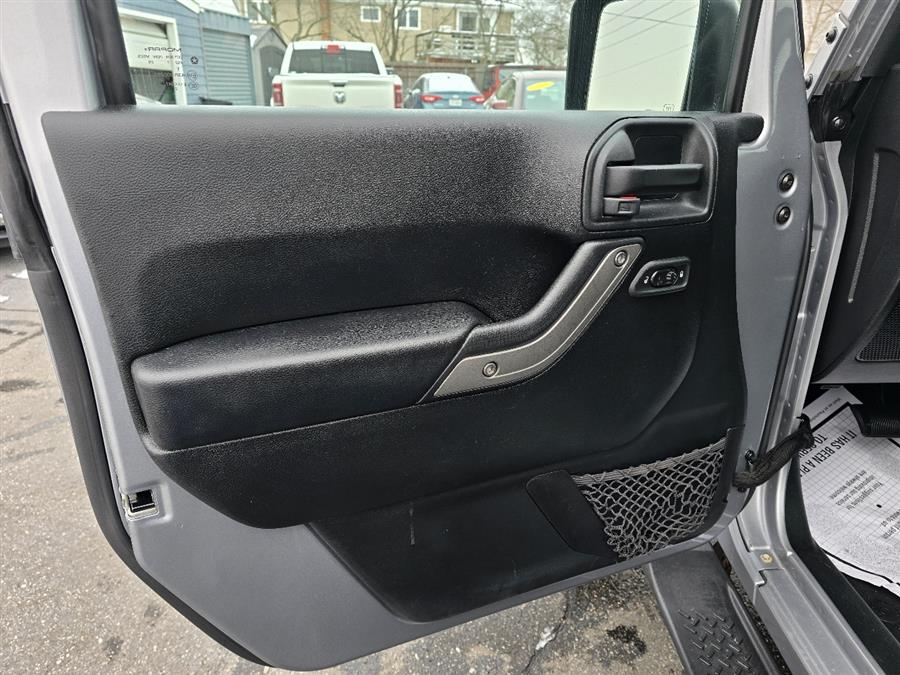 2017 Jeep Wrangler Willys Wheeler 4x4 photo