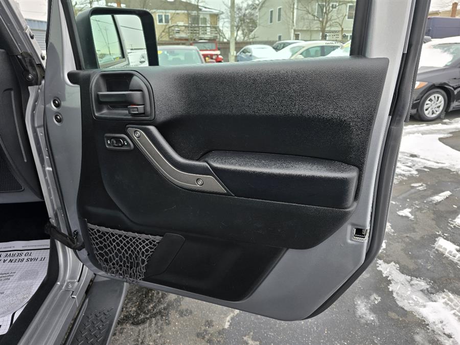 2017 Jeep Wrangler Willys Wheeler 4x4 photo