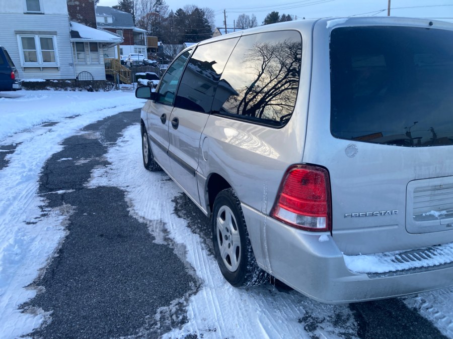 2004 Ford Freestar S photo