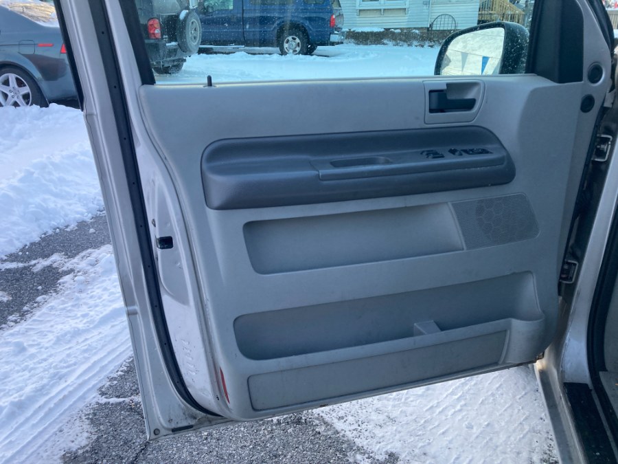 2004 Ford Freestar S photo