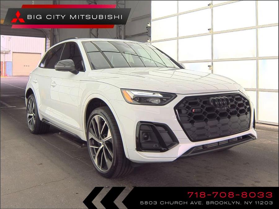 2022 Audi SQ5 Premium Plus photo
