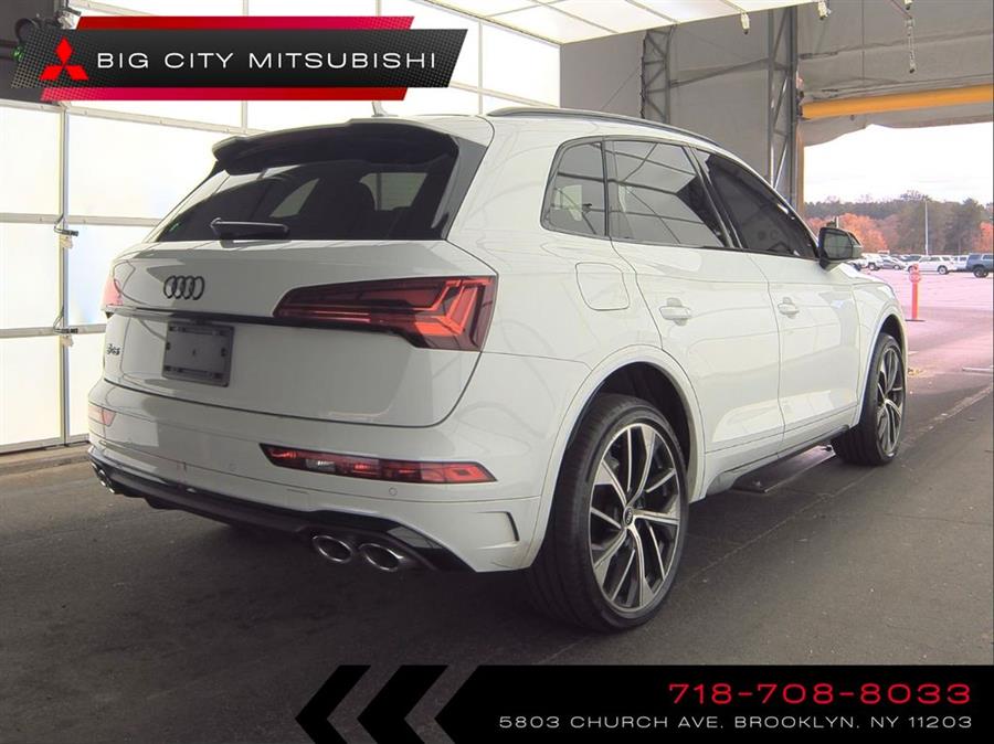 2022 Audi SQ5 Premium Plus photo