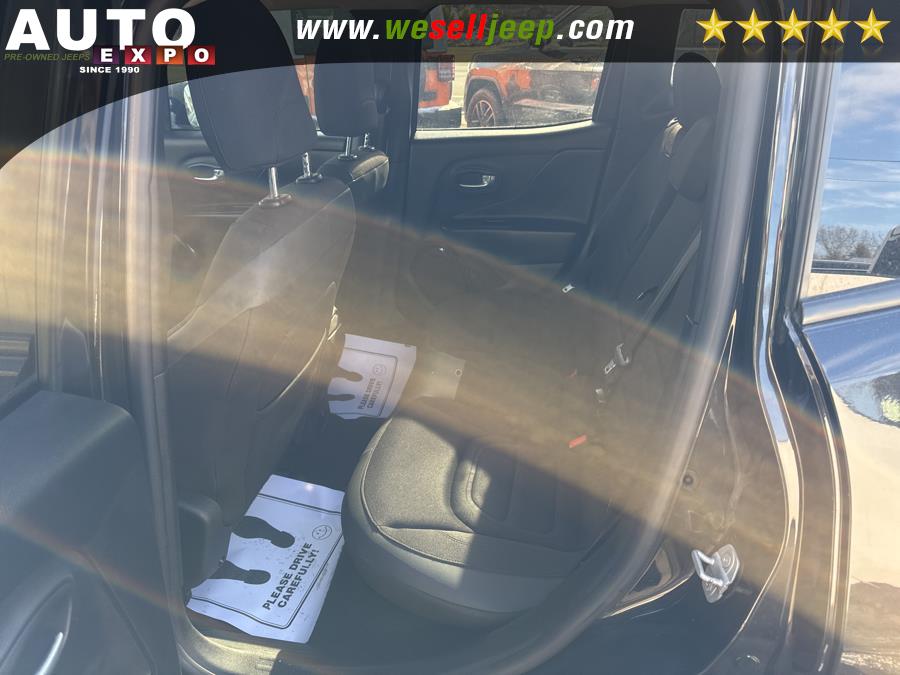 2016 Jeep Renegade 4WD 4dr Latitude photo