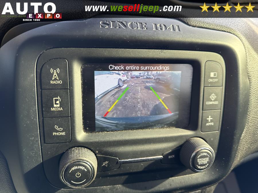 2016 Jeep Renegade 4WD 4dr Latitude photo