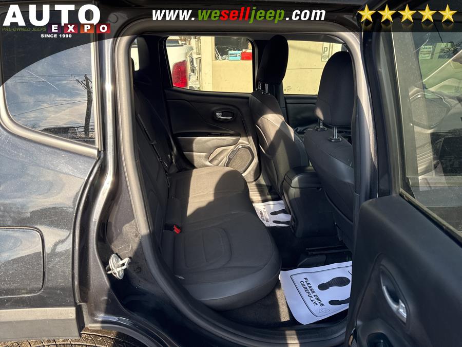 2016 Jeep Renegade 4WD 4dr Latitude photo