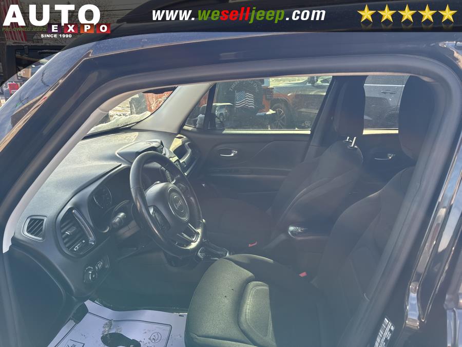 2016 Jeep Renegade 4WD 4dr Latitude photo