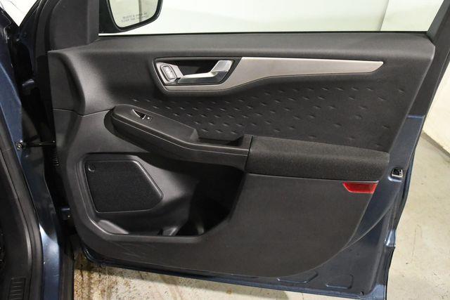 2020 Ford Escape Hybrid SE Sport photo