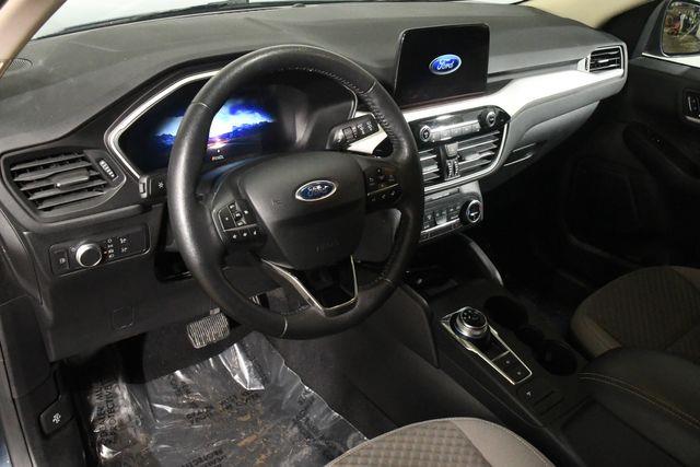2020 Ford Escape Hybrid SE Sport photo