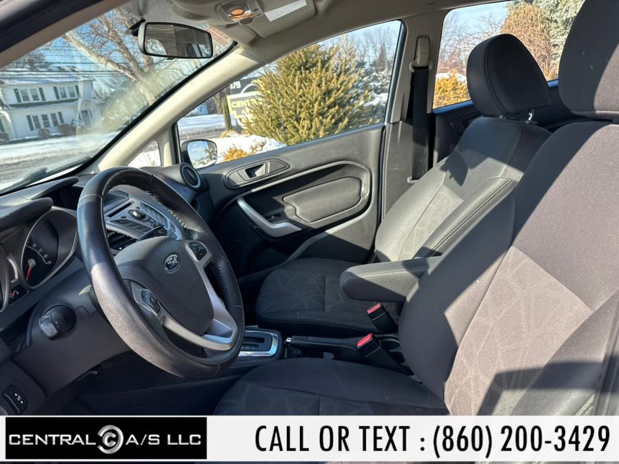 2013 Ford Fiesta SE photo