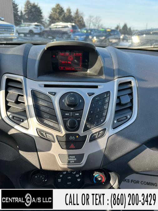 2013 Ford Fiesta SE photo