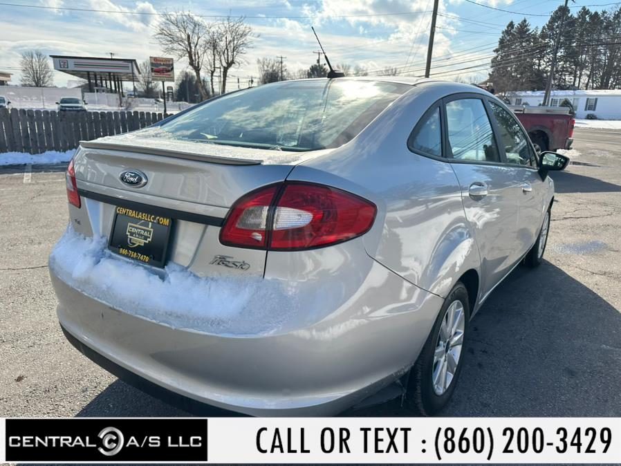 2013 Ford Fiesta SE photo