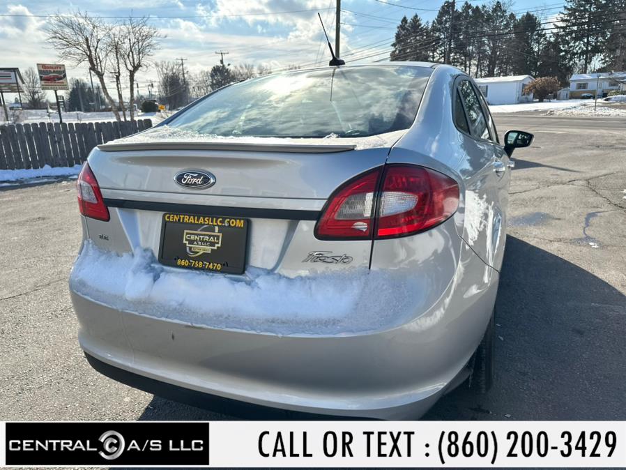 2013 Ford Fiesta SE photo