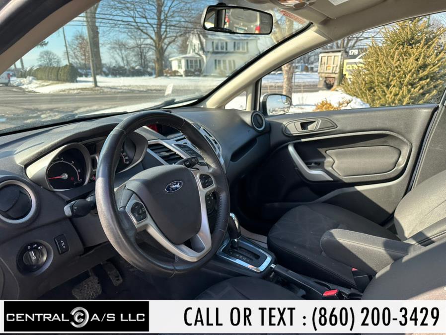 2013 Ford Fiesta SE photo