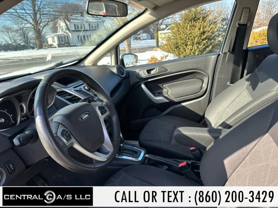 2013 Ford Fiesta SE photo
