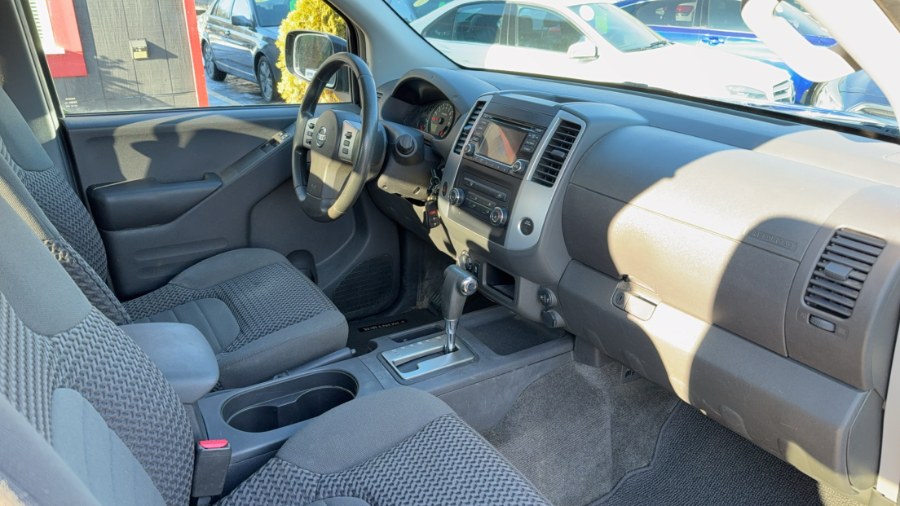 2018 Nissan Frontier King Cab 4x4 SV V6 Auto photo