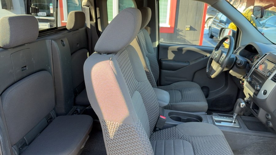 2018 Nissan Frontier King Cab 4x4 SV V6 Auto photo