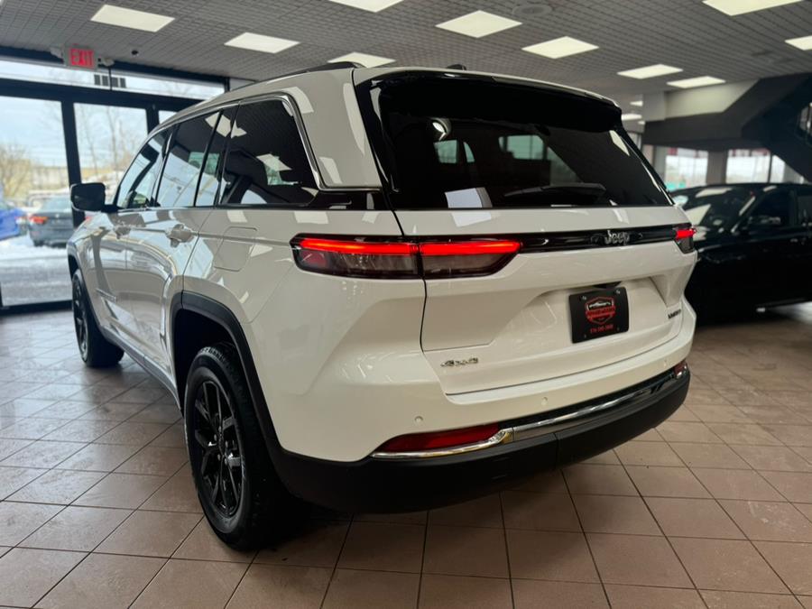 2023 Jeep Grand Cherokee Limited 4x4 photo