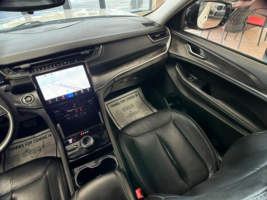 2023 Jeep Grand Cherokee Limited 4x4 photo