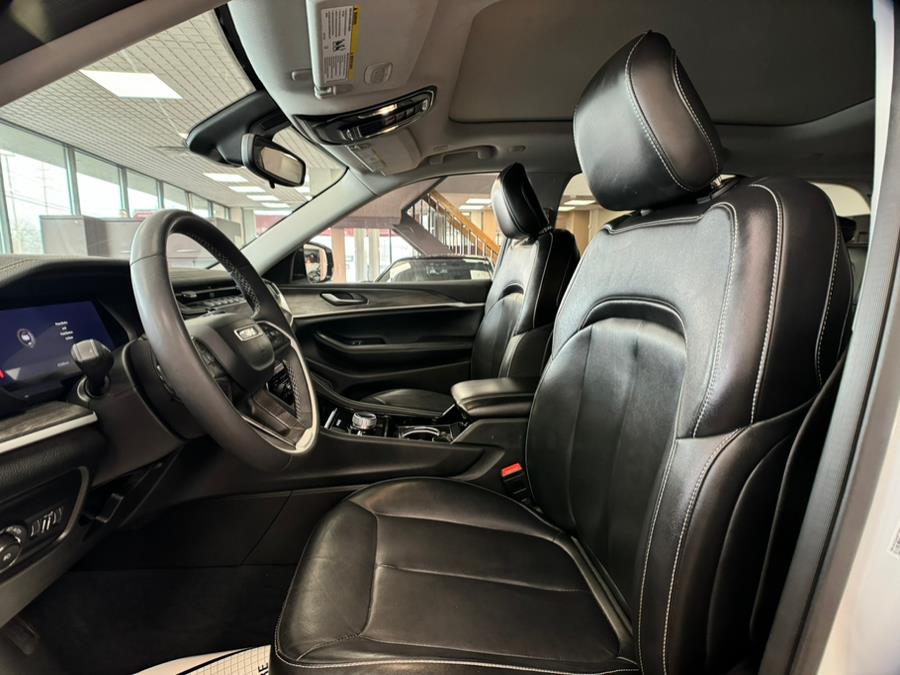 2023 Jeep Grand Cherokee Limited 4x4 photo