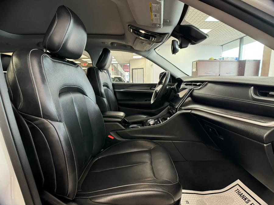 2023 Jeep Grand Cherokee Limited 4x4 photo