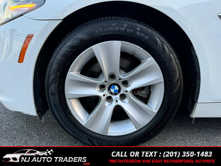 2015 BMW 5-Series 4dr Sdn 528i xDrive AWD photo