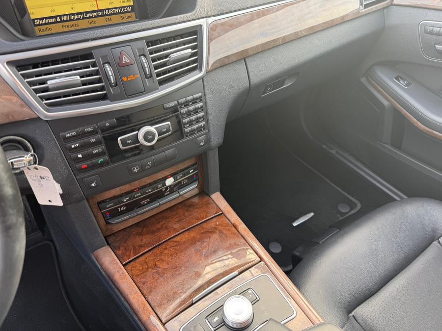 2012 Mercedes-Benz E-Class E350 Luxury photo