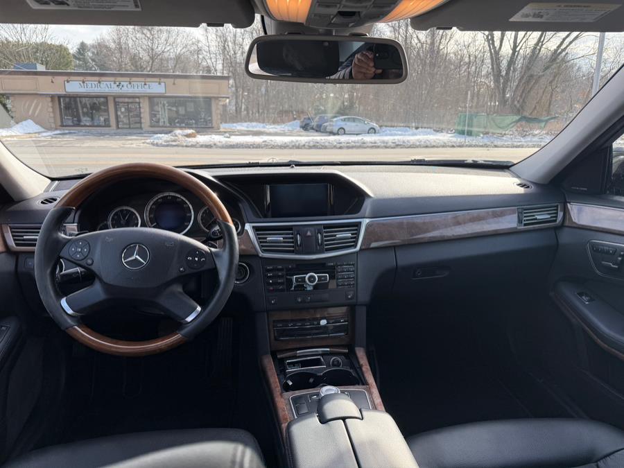 2012 Mercedes-Benz E-Class E350 Luxury photo