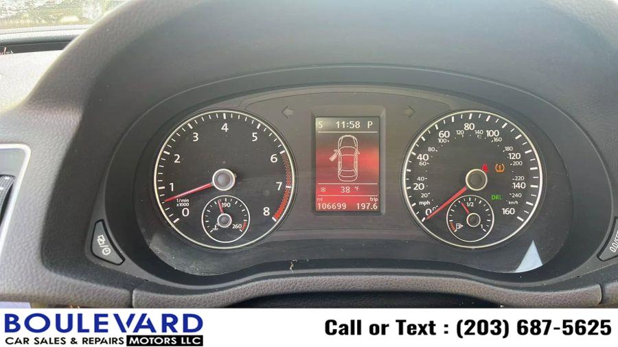 2015 Volkswagen Passat V6 SEL Premium Sedan 4D photo