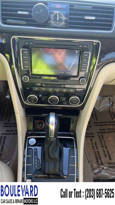 2015 Volkswagen Passat V6 SEL Premium Sedan 4D photo